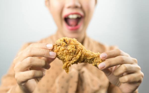 pollo frito riesgo para las mujeres