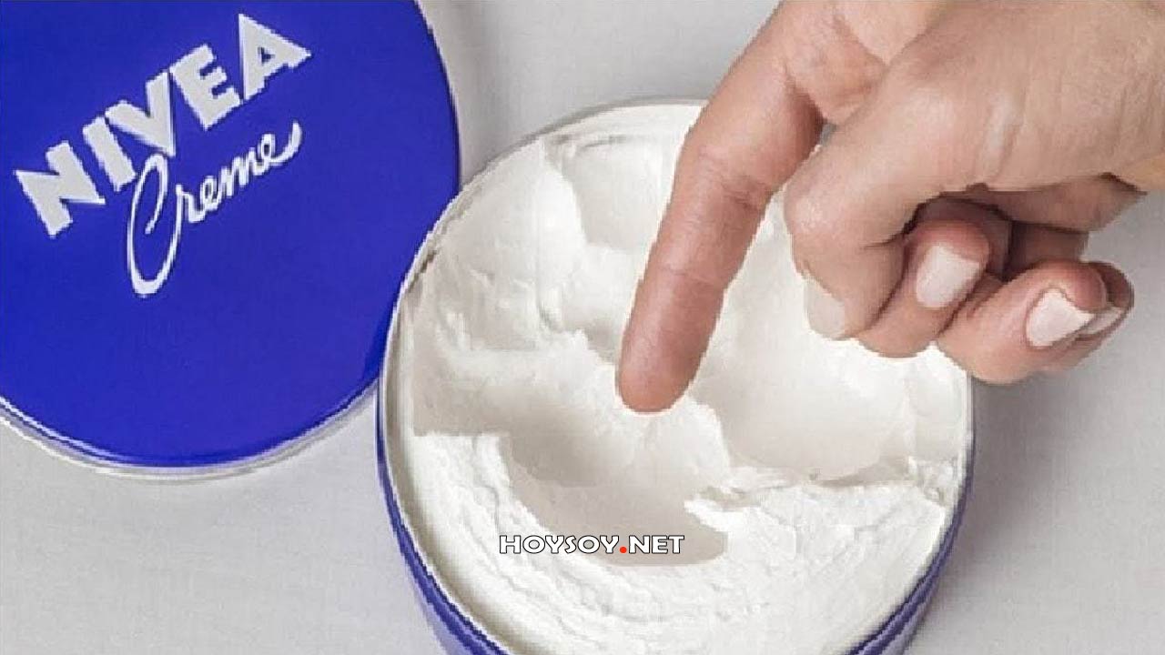 Crema nivea lata azul para los glúteos